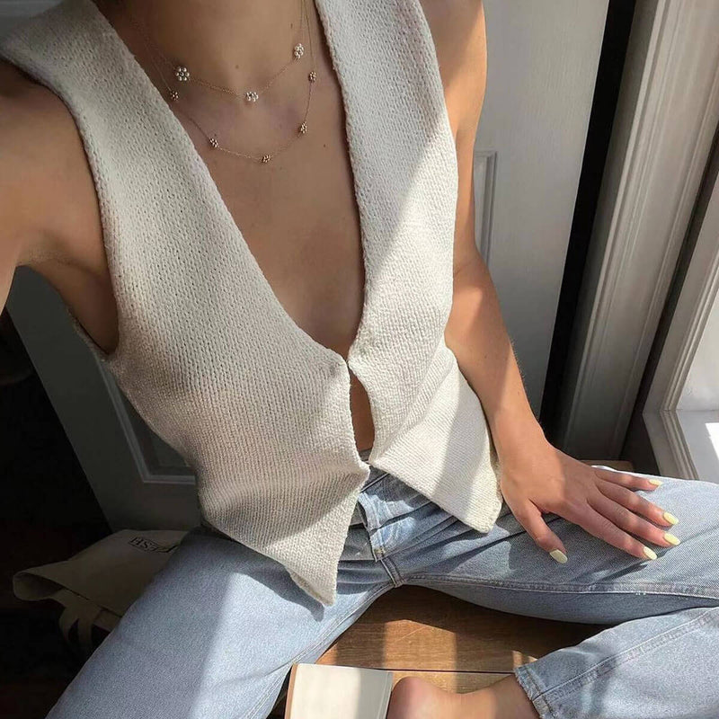 Leisure Monochrome V Neck Keyhole Cutout Front Split Knit Tank Top