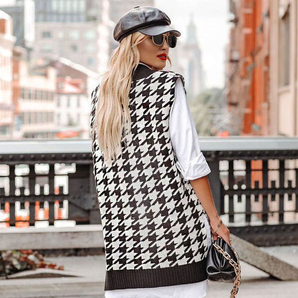 Classic V Neck Side Slit Houndstooth Jacquard Knit Black Sweater Vest